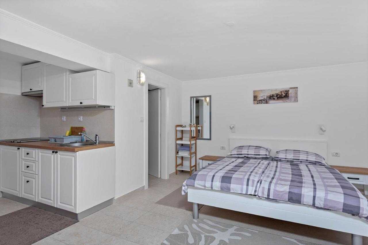 Apartments Joni Cikat Mali Lošinj Extérieur photo