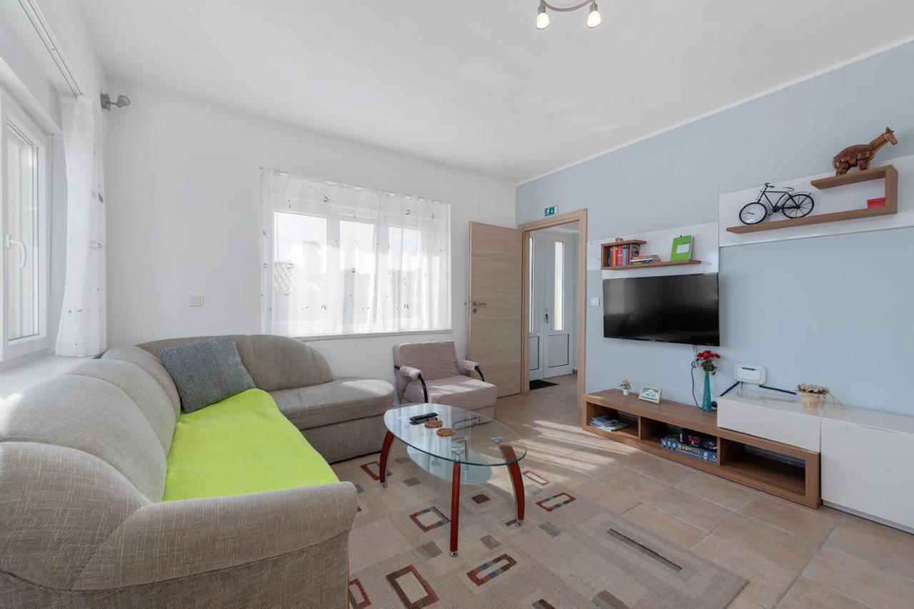 Apartments Joni Cikat Mali Lošinj Extérieur photo