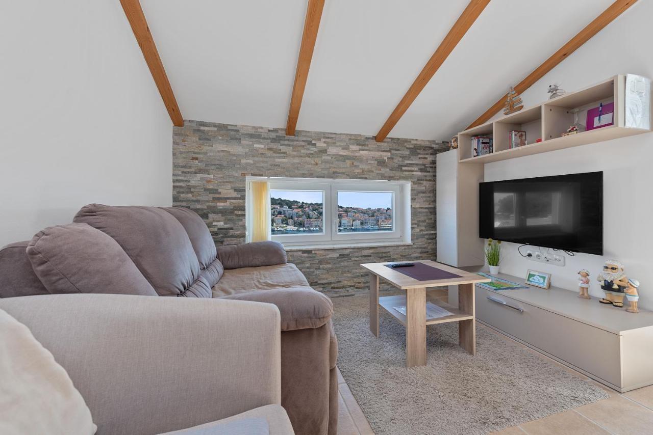 Apartments Joni Cikat Mali Lošinj Extérieur photo