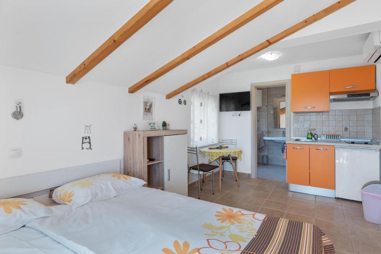 Apartments Joni Cikat Mali Lošinj Extérieur photo