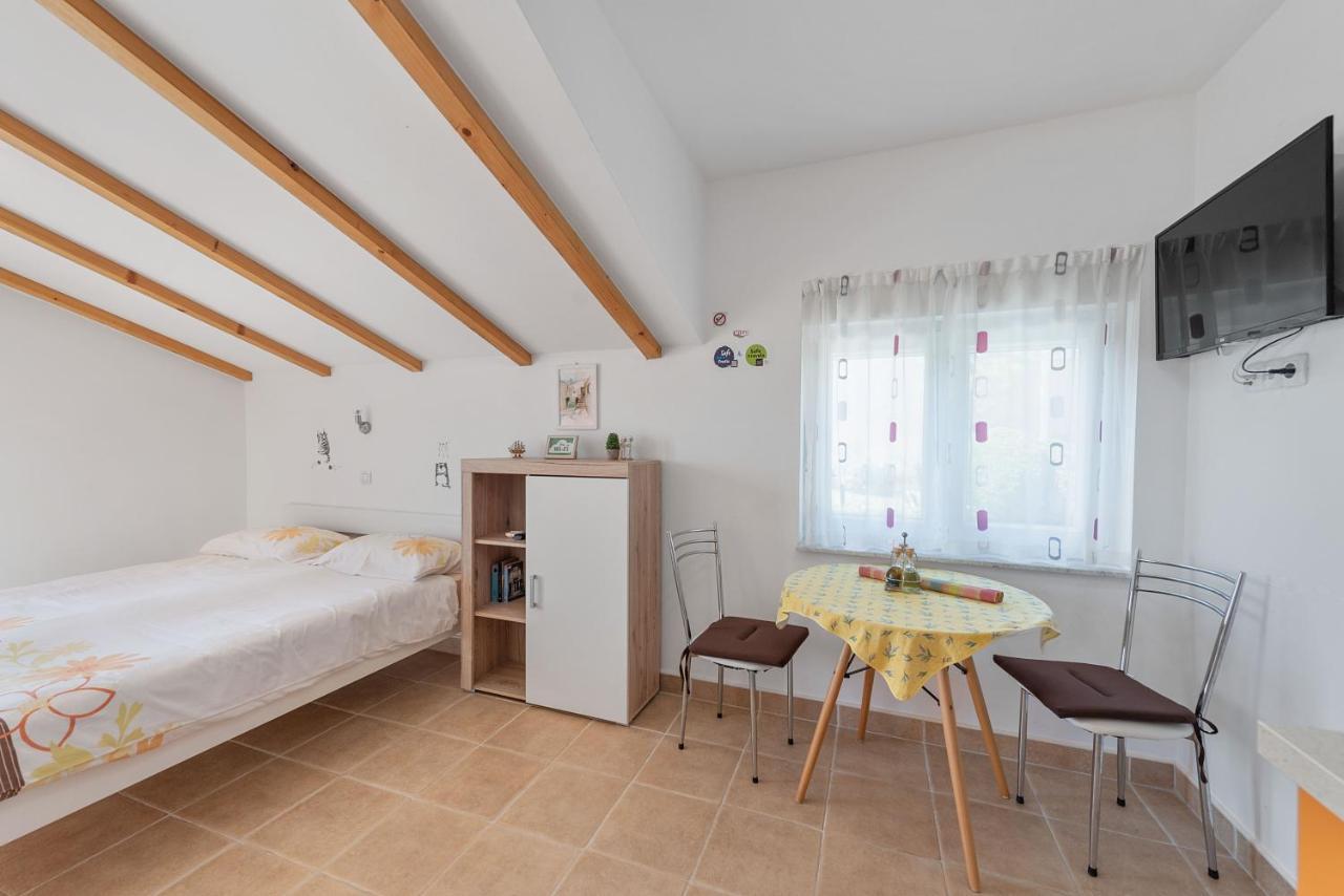 Apartments Joni Cikat Mali Lošinj Extérieur photo